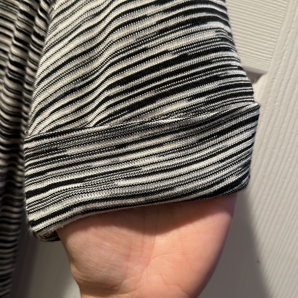 Chicos size 3 black and white stripe shirt sleeve stretch blazer - Picture 4 of 6